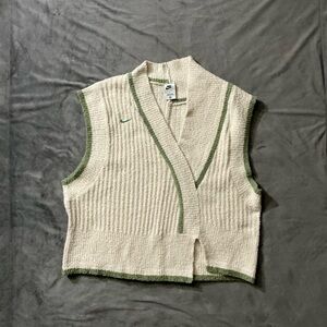 Nike Cream and Green Preppy Knit Athleisure Vest Sz Small